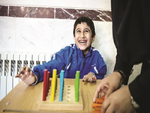 نرخ جدید پرستار کودک اوتیسم