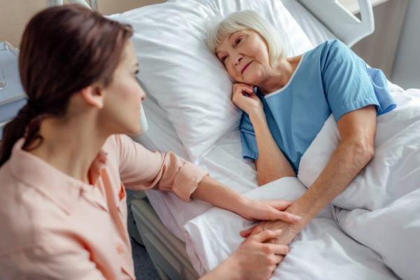 قیمت اعزام پرستار بیمار روزانه