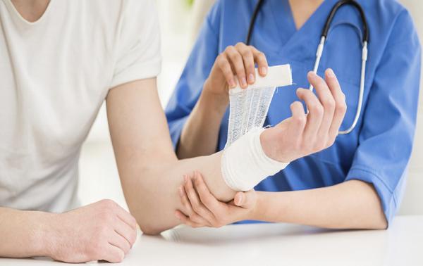 دلایل افزایش هزینه پرستار شبانه روزی در رشت