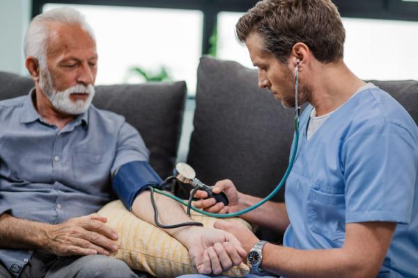 نرخ پرستار شبانه روزی در موسسات خدمات اعزام